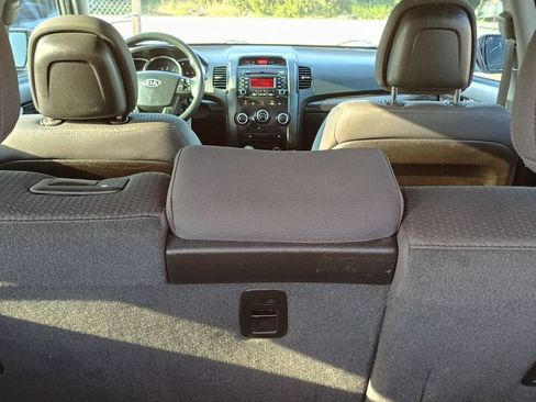 Used 2012 Kia Sorento LX w/ Convenience Pkg FWD image 26