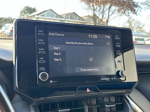 Used 2021 Toyota Venza LE image 20