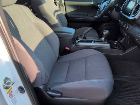 Used 2019 Toyota Tacoma TRD Sport image 21