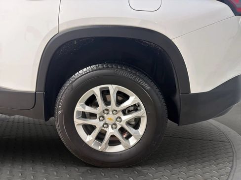 Used 2023 Chevrolet Traverse LS AWD/4WD image 23