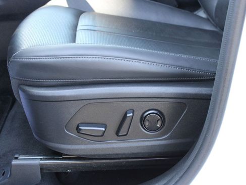 Used 2025 Kia Sorento S w/ Panoramic Sunroof Package FWD image 13