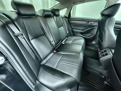 Used 2021 Honda Accord Touring image 32