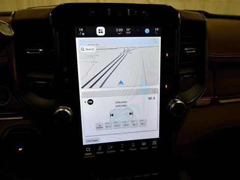 Used 2024 RAM 2500 Limited image 27