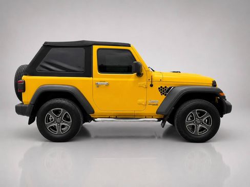 Used 2019 Jeep Wrangler Sport AWD/4WD image 6