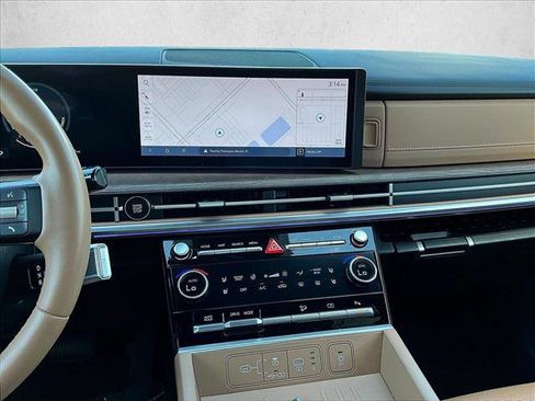 Used 2025 Hyundai Santa Fe Limited image 6