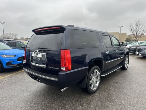 Used 2008 Cadillac Escalade ESV AWD image 4