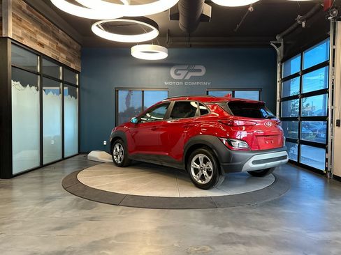 Used 2022 Hyundai Kona SEL FWD image 5