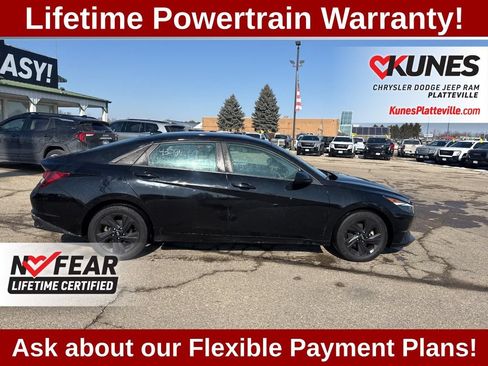 Used 2022 Hyundai Elantra SEL FWD image 11