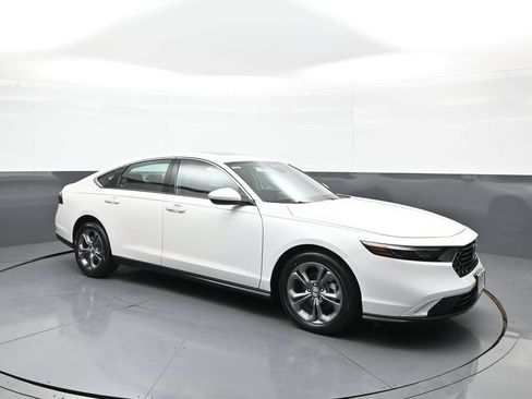 Certified 2024 Honda Accord EX image 4
