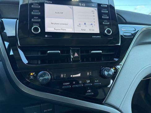 Used 2024 Toyota Camry SE image 19