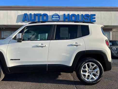 Used 2018 Jeep Renegade Latitude AWD/4WD image 33