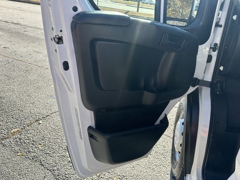 Used 2023 RAM ProMaster 2500 image 13
