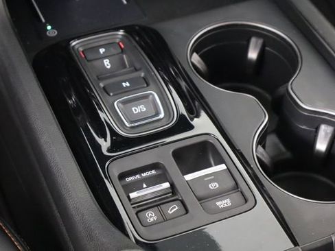 Used 2025 Honda Pilot TrailSport image 30