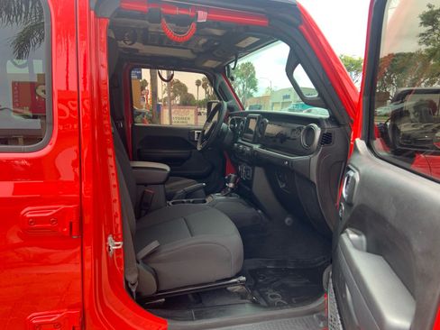 Used 2023 Jeep Wrangler Unlimited AWD/4WD image 7