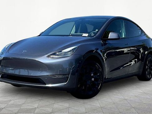 Used 2022 Tesla Model Y Long Range AWD/4WD image 3