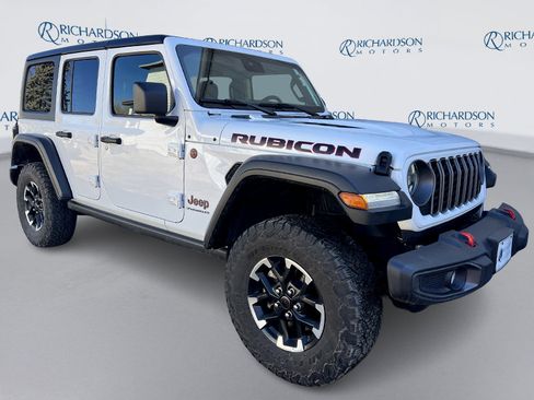 Used 2025 Jeep Wrangler Unlimited Rubicon image 3