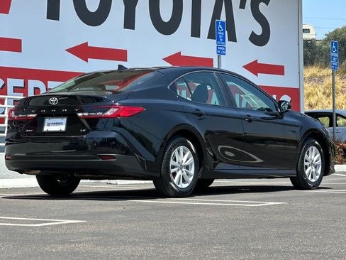 Used 2026 Toyota Camry LE FWD image 5