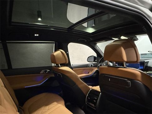 Certified 2024 BMW X7 xDrive40i w/ M Sport Package image 31