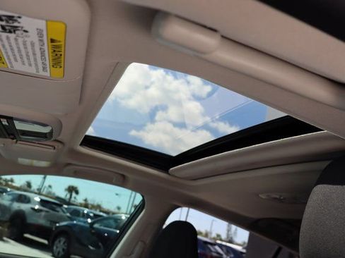 Used 2025 Subaru Crosstrek 2.0i Premium image 43