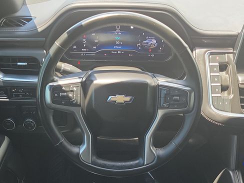 Used 2023 Chevrolet Suburban LT w/ Luxury Package RWD image 20