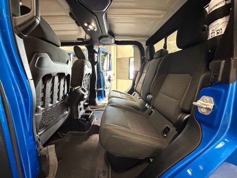 Used 2021 Jeep Gladiator Mojave w/ Trailer Tow Package AWD/4WD image 56