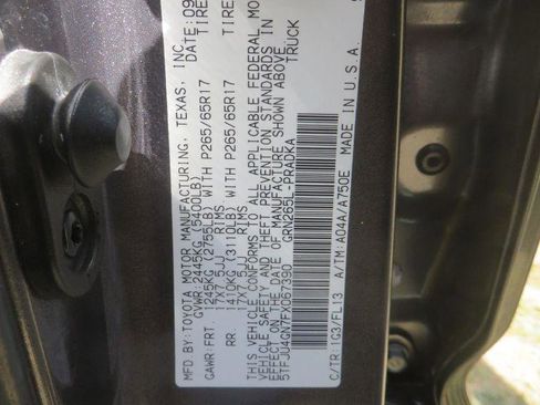 Used 2015 Toyota Tacoma PreRunner w/ TRD Sport Package image 27