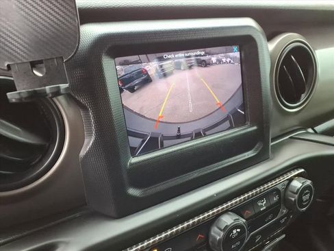 Used 2018 Jeep Wrangler Unlimited Sport S image 26