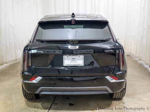 New 2026 Cadillac Optiq Luxury 2 image 5