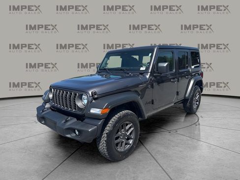 Used 2025 Jeep Wrangler Unlimited Sport AWD/4WD image 1