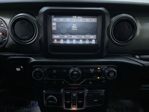 Used 2023 Jeep Gladiator Sport image 21