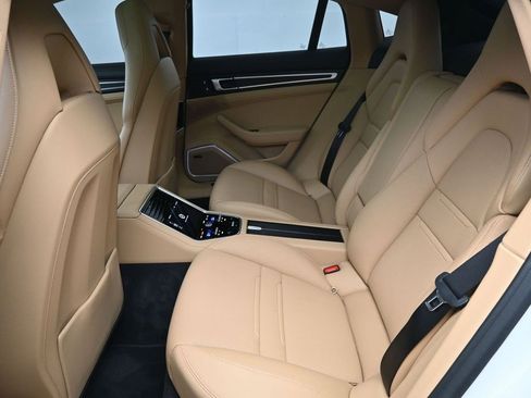 Certified 2023 Porsche Panamera Platinum Edition image 10