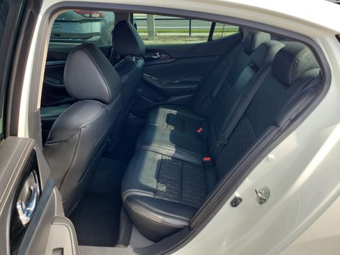 Used 2020 Nissan Maxima Platinum w/ Sport Mat Group FWD image 14