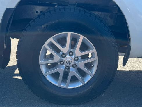 Used 2018 Nissan Frontier SV AWD/4WD image 11