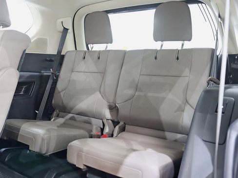 Used 2023 Lexus GX 460 Premium w/ Accessory Package AWD/4WD image 30