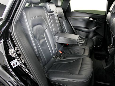 Used 2015 Audi SQ5 Prestige w/ Prestige Package image 40