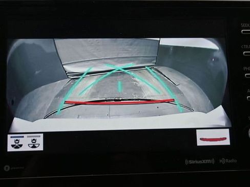 Used 2022 Toyota Camry XLE FWD image 31
