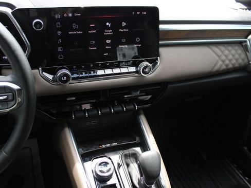 Used 2025 GMC Canyon Denali AWD/4WD image 22