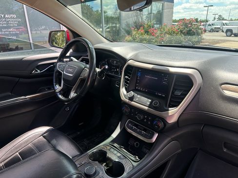 Used 2020 GMC Acadia Denali w/ Technology Package AWD/4WD image 11