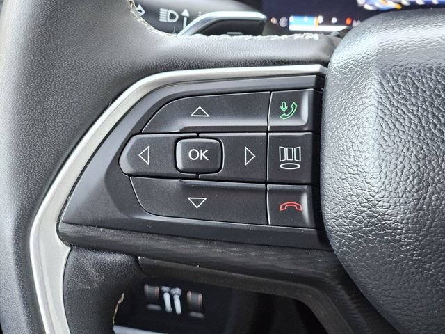 Used 2025 Jeep Grand Cherokee Altitude AWD/4WD image 18
