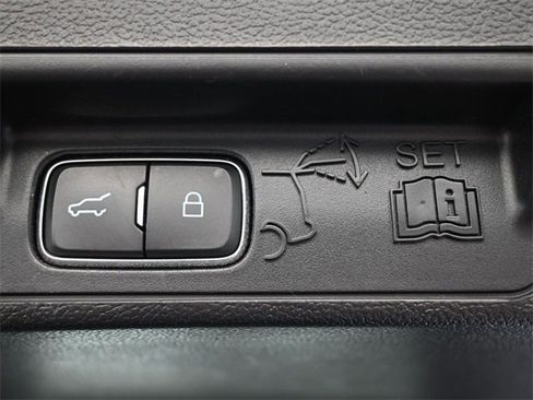 Used 2021 Ford Explorer Limited w/ Equipment Group 301A image 25