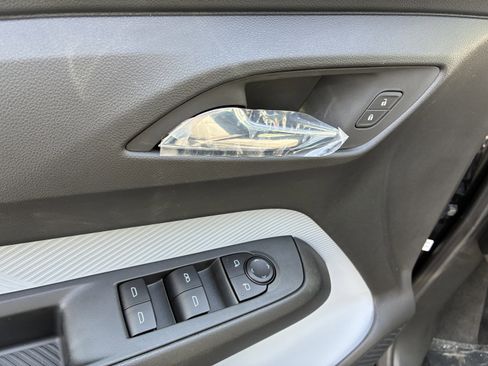 New 2027 Chevrolet Bolt LT w/ Comfort Package FWD image 24
