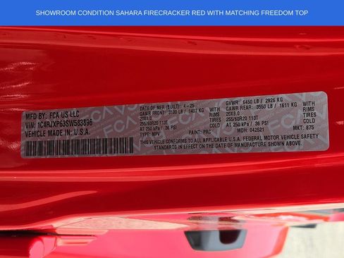 Used 2025 Jeep Wrangler Unlimited Sahara AWD/4WD image 27
