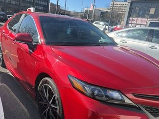 Used 2023 Toyota Camry SE w/ Cold Weather Package video 1