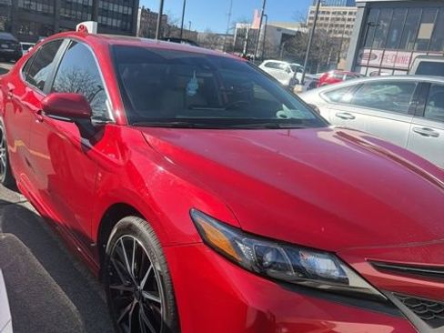 Used 2023 Toyota Camry SE w/ Cold Weather Package image 1