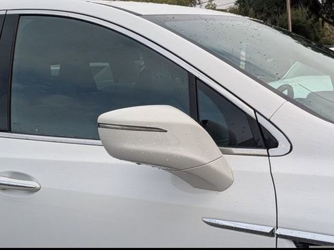 Used 2024 Buick Enclave Premium image 15