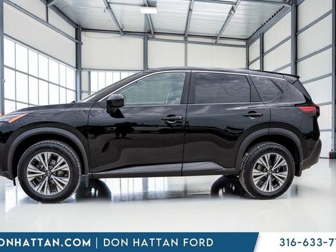 Used 2023 Nissan Rogue SV AWD/4WD image 2