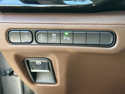 Certified 2023 Acura MDX FWD w/ Technology Package image 31