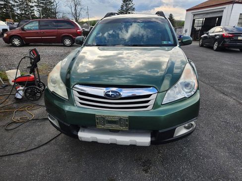 Used 2011 Subaru Outback 3.6R Limited w/ PWR Moonroof Pkg image 2
