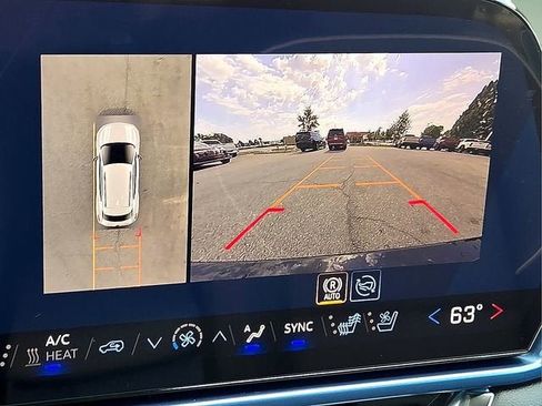 New 2026 Chevrolet Equinox EV LT w/ Convenience Package II AWD/4WD image 18