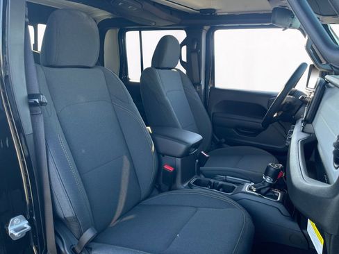 New 2026 Jeep Gladiator Sport AWD/4WD image 15
